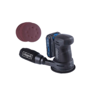 Ein Akku Exzenterschleifer von Scheppach mit einem Schleifteller und einer Schleifscheibe. Der Schleifer ist ein tragbares Werkzeug für verschiedene Schleifarbeiten.